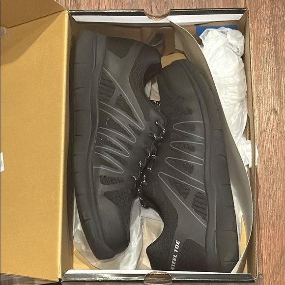 Size 10 Steel Toe Black Women’s Work Force Shoes - Picture 4 of 8